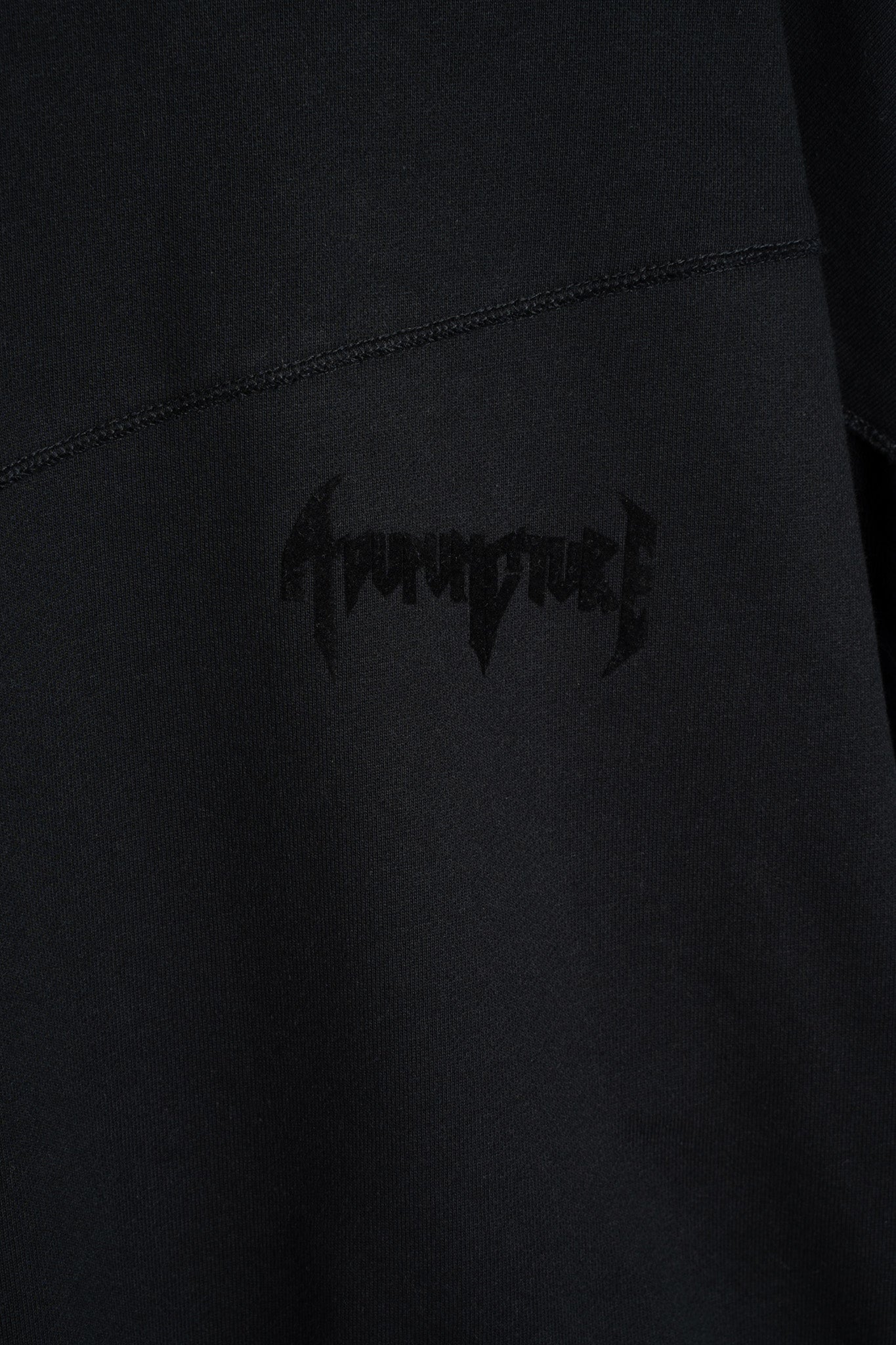 LABEL CREWNECK BLACK Acupuncture